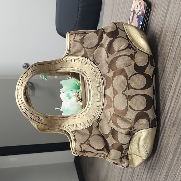 COACH LARGE 3 COMPARTMENT MONOGRAM GOLD LEATHER ACCENT WITH KISSLOCK - Picture 4 of 13